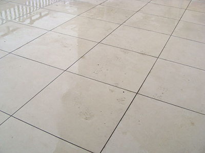 裝修百科解答 客廳地磚要不要留縫？