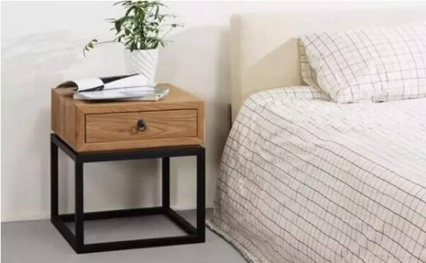 房子裝修完，買了床，床頭柜該如何選擇？